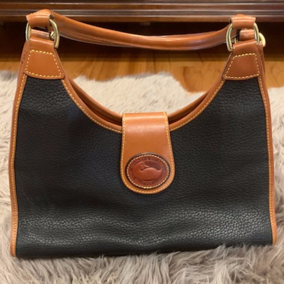 Dooney & Bourke Pebble Hobo Bag & matching wallet - Picture 2 of 13